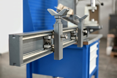 Балка для поддержки карданных валов